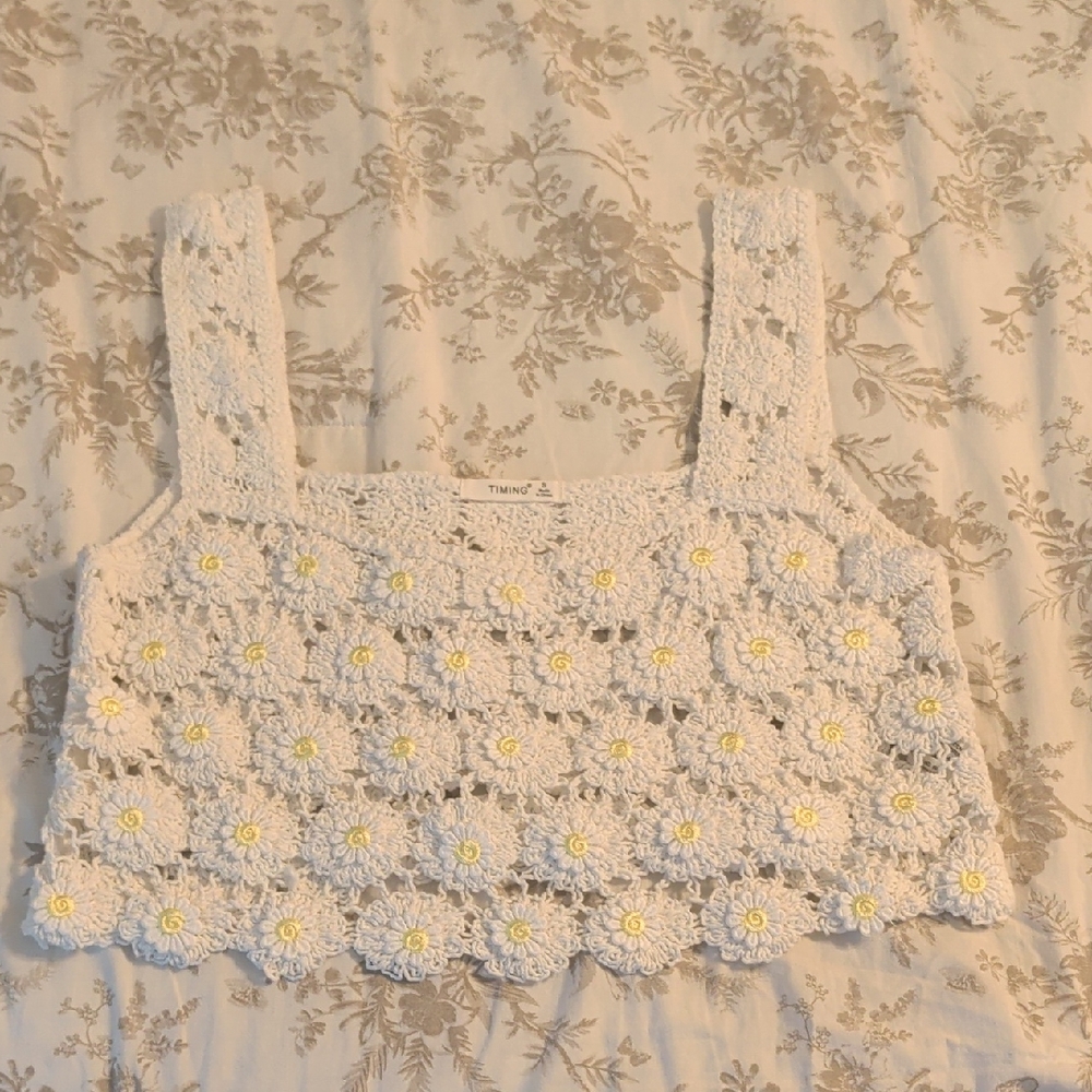 Timing White and Yellow Floral Lace Crop Top